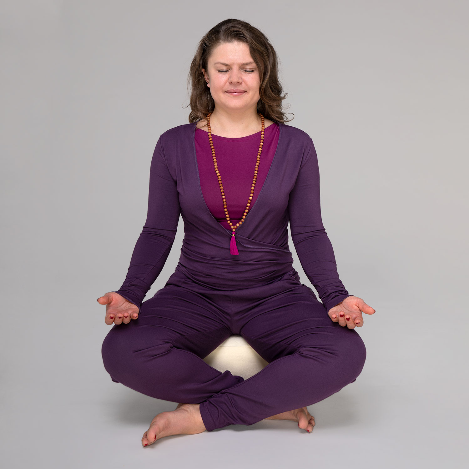 ha0fbx_fa0fbx_yoga_kleidung_yamadhi_woman_wrap_jacket_loose_pants_modal_deep_purple_vorne Wrap-topp Blackberry Wine